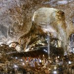 Grotta Gigante, Trieste a