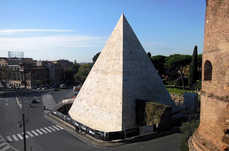 Pyramid Of Cestius a - Lets Travel More