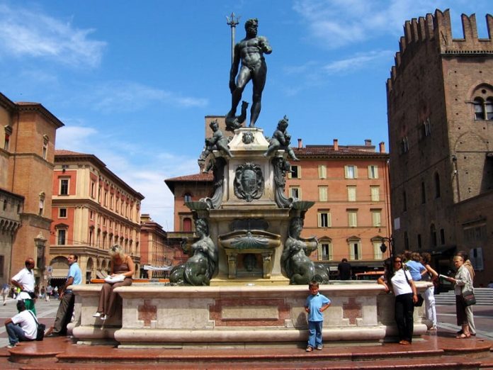10 Most Beautiful Squares in Bologna