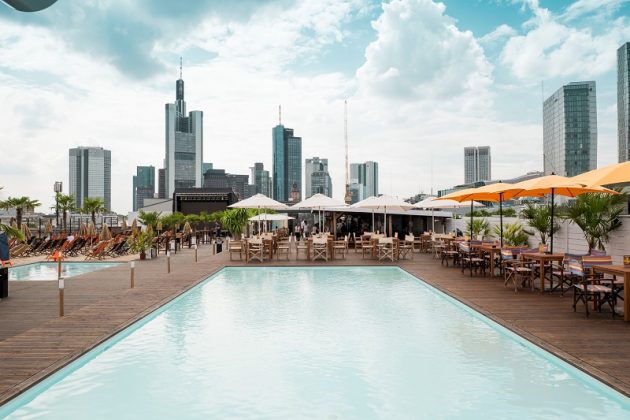 Rooftop Pool Frankfurt