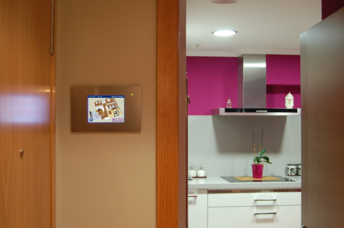 Vacation Checklist: 7 Essential Things To Do Before Leaving Your Home for Travel