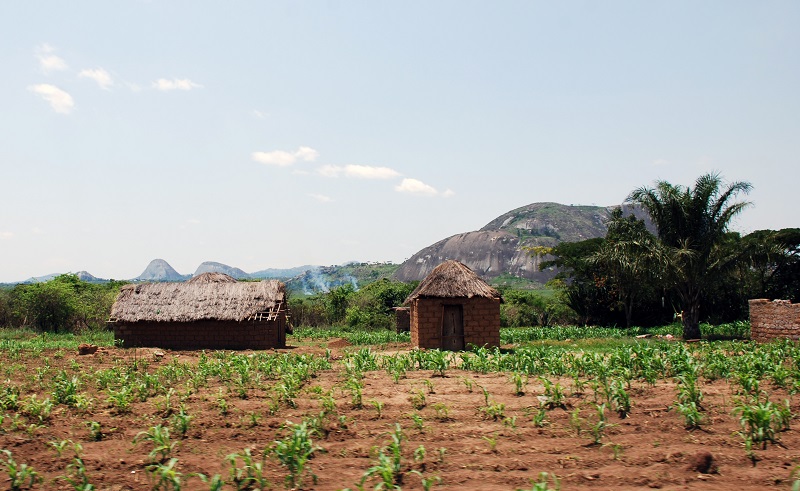 african-village-in-cuanza-sul-angola