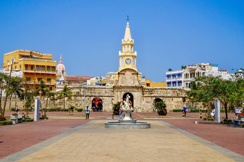 colorful-buildings-in-cartagena-colombia