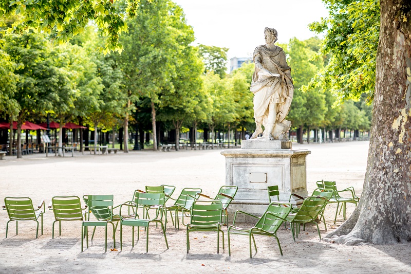 Chairs in Paris